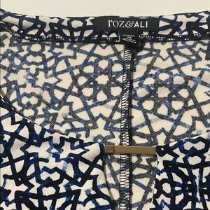 Roz & Ali Navy and White Patterned Blouse